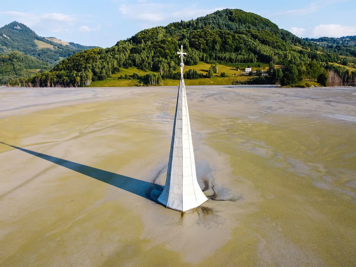 Biserica Scufundată de la Geamăna